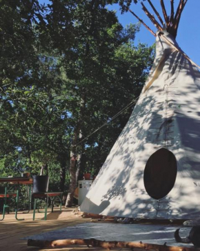 Tipi Lodge dans la Forêt